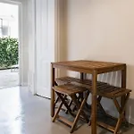Sunny Patio Apartment